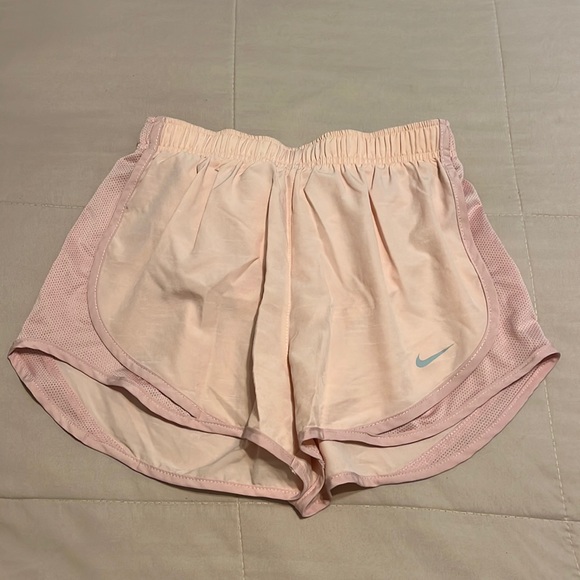 Women’s Nike Shorts Light Pink Small - Picture 2 of 6